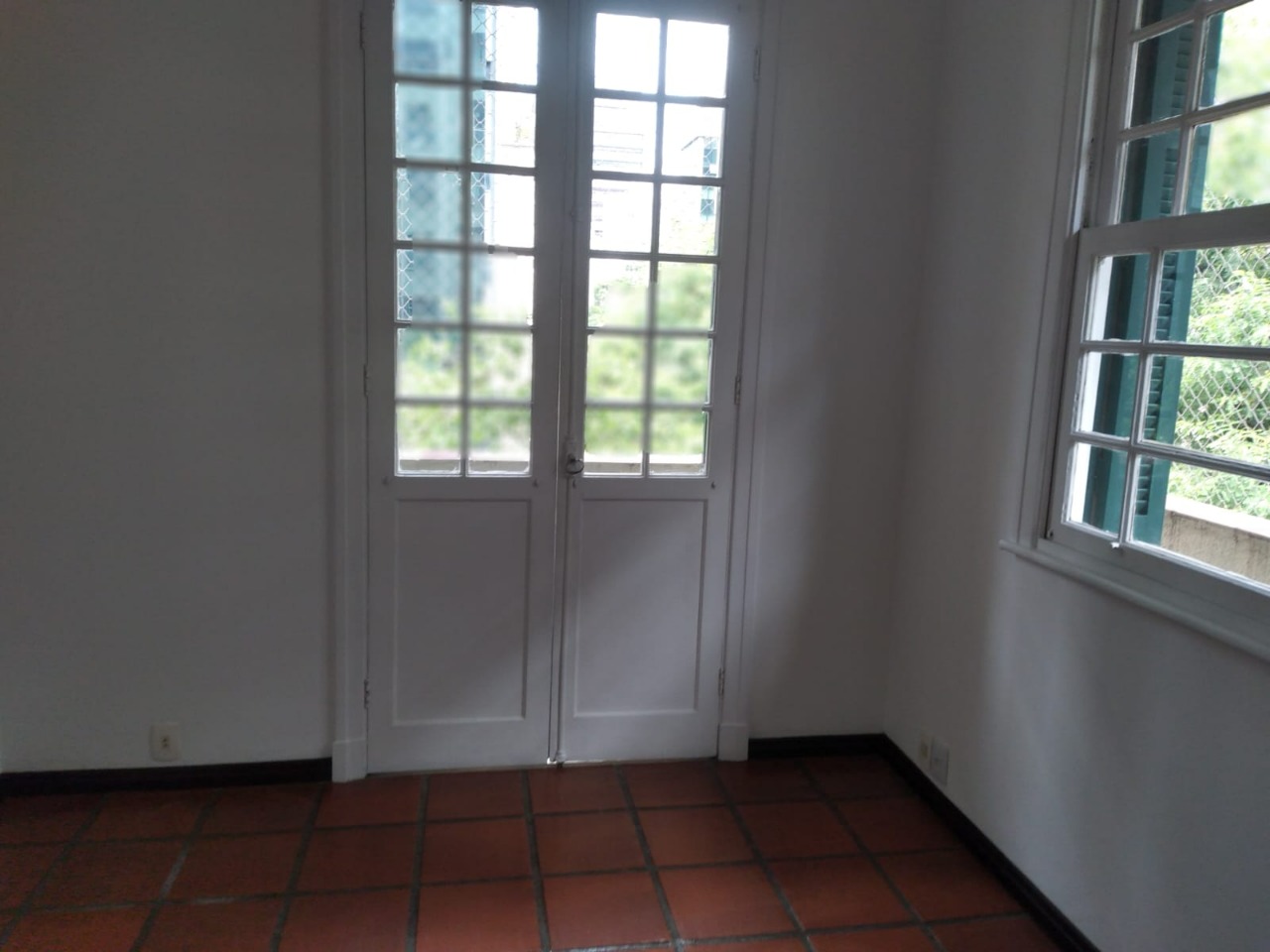 Apartamento para alugar com 2 quartos, 70m² - Foto 25