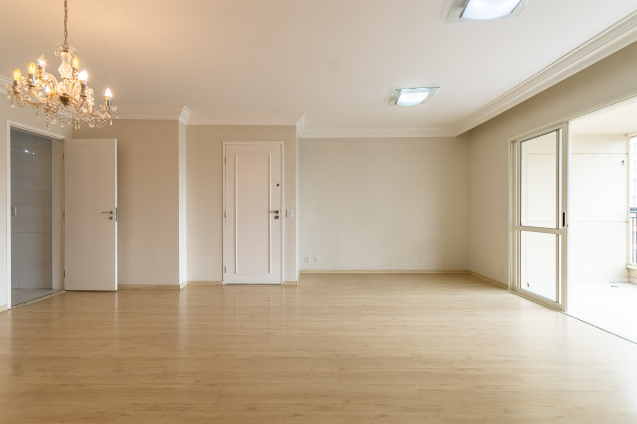 Apartamento para alugar com 4 quartos, 140m² - Foto 3