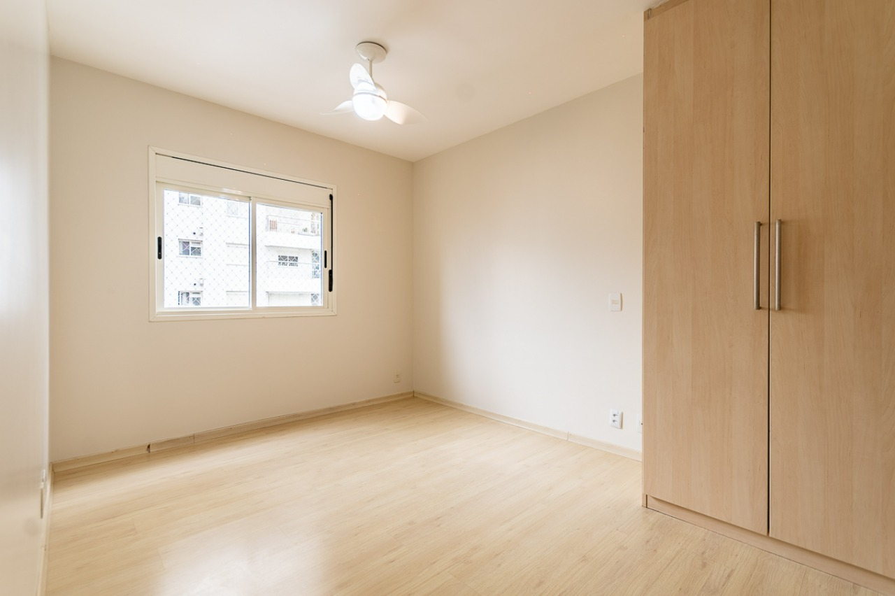 Apartamento para alugar com 4 quartos, 140m² - Foto 27