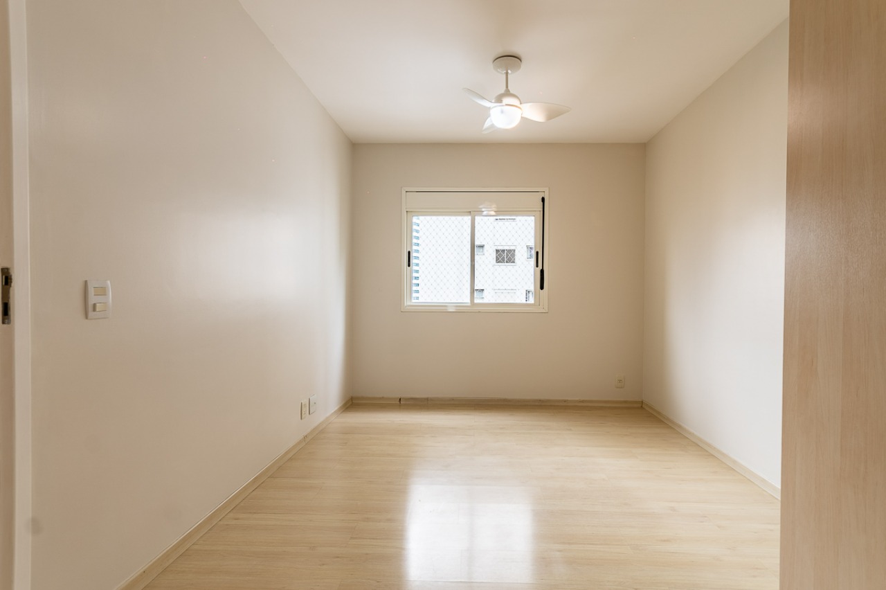 Apartamento para alugar com 4 quartos, 140m² - Foto 28