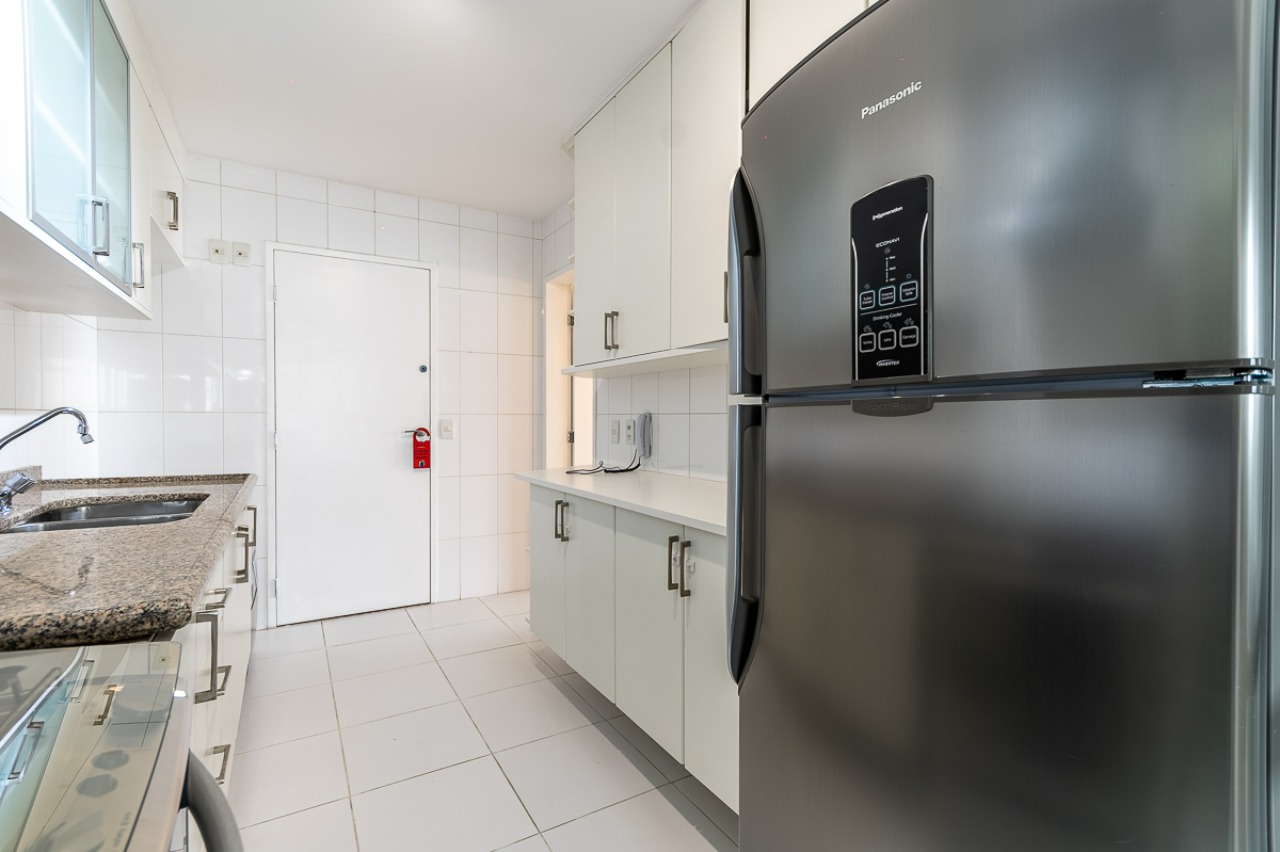 Apartamento para alugar com 4 quartos, 140m² - Foto 47