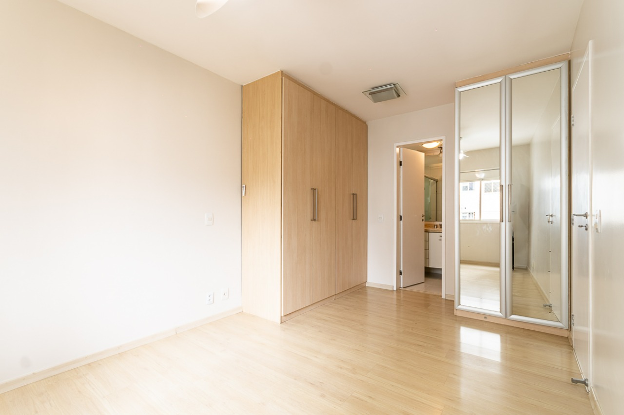 Apartamento para alugar com 4 quartos, 140m² - Foto 29