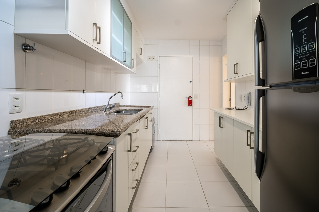 Apartamento para alugar com 4 quartos, 140m² - Foto 45