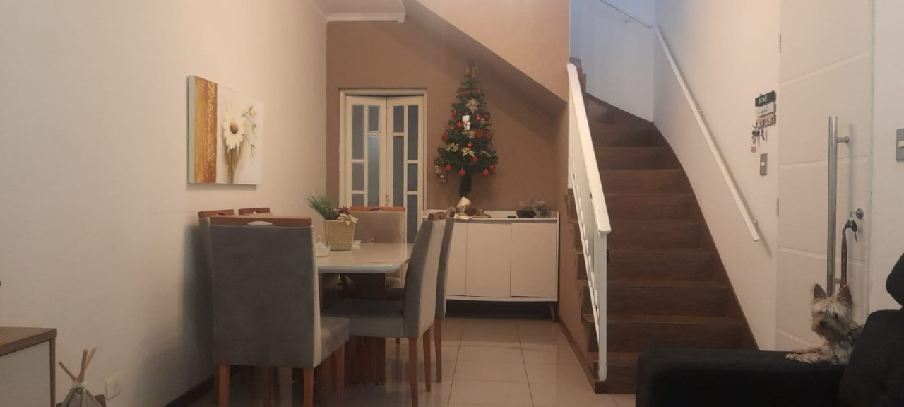 Sobrado à venda com 3 quartos, 150m² - Foto 1