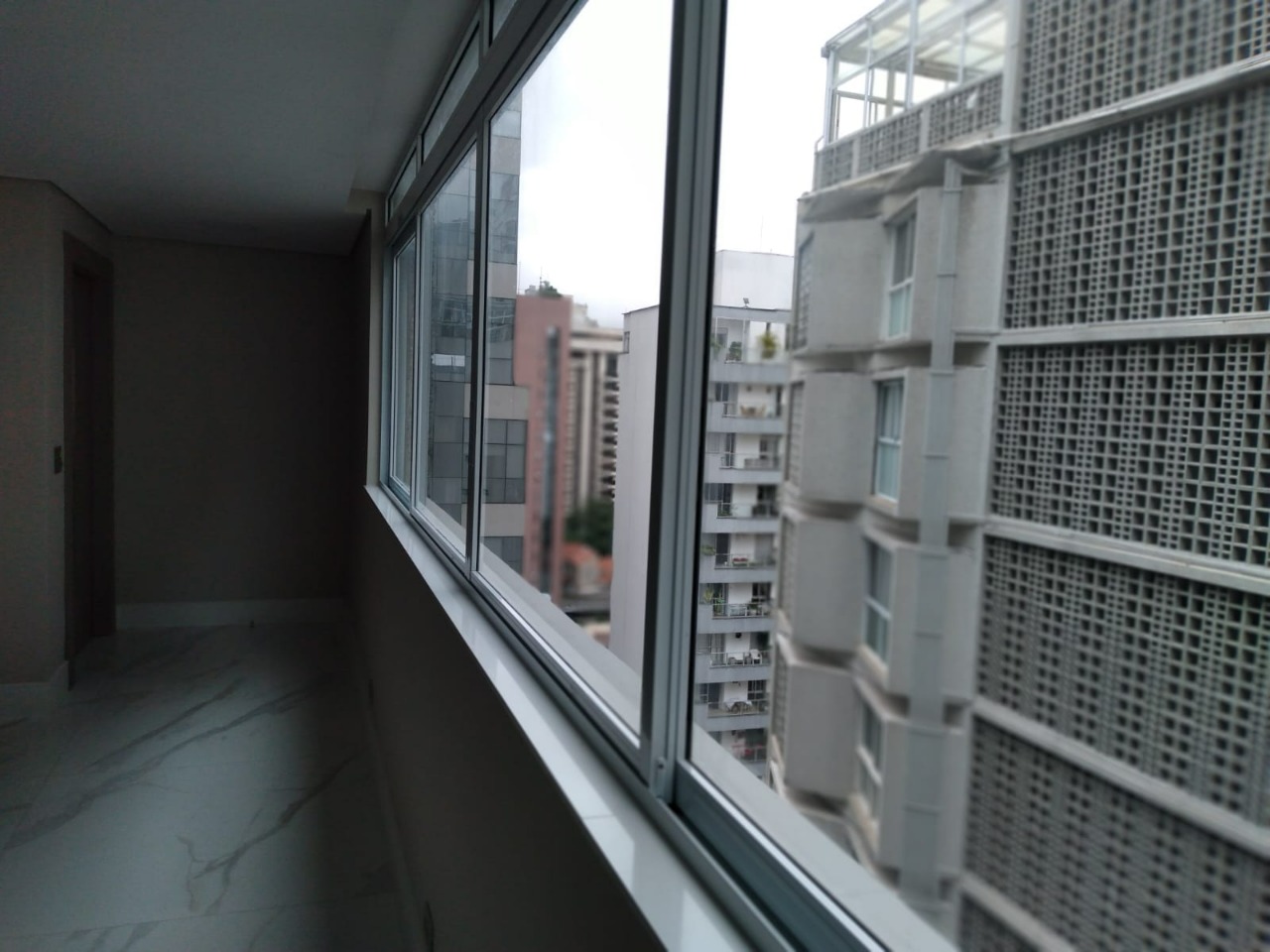 Apartamento à venda com 3 quartos, 138m² - Foto 2