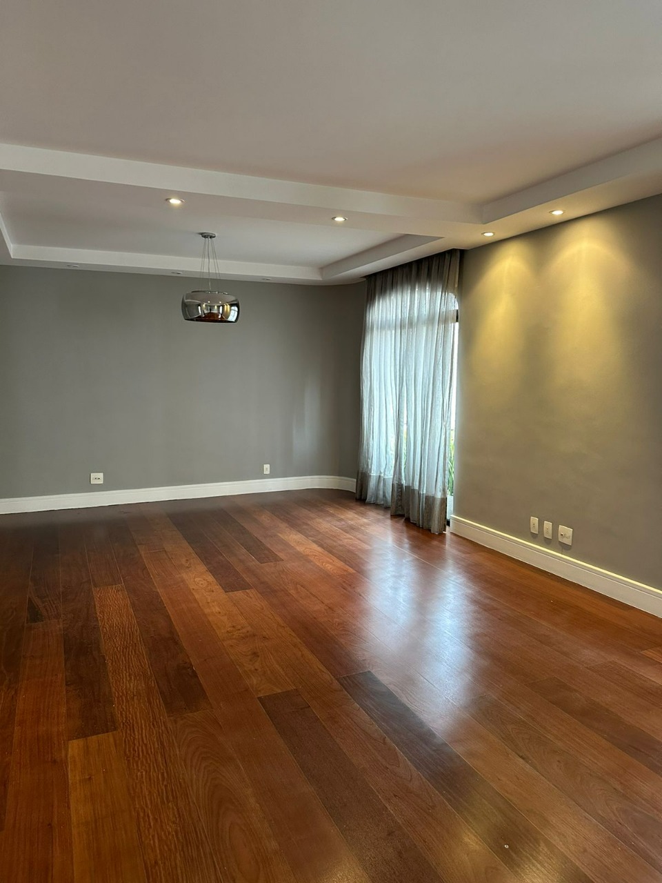 Apartamento para alugar com 3 quartos, 150m² - Foto 1