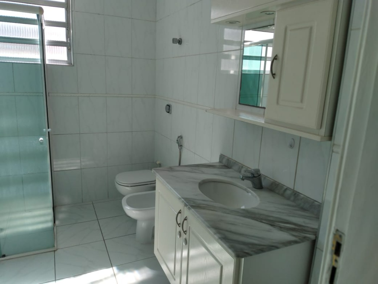 Apartamento para alugar com 3 quartos, 120m² - Foto 17