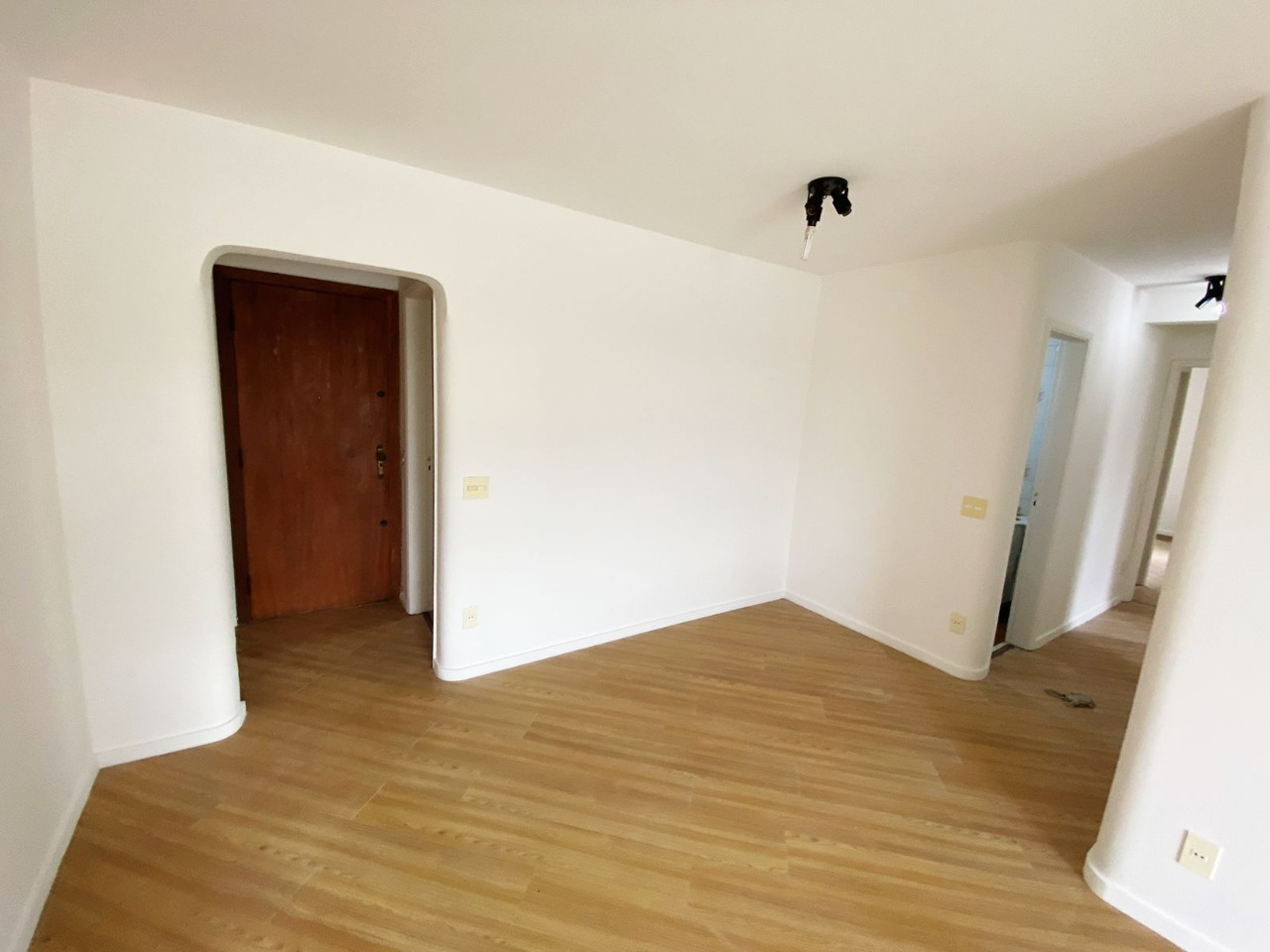 Apartamento para alugar com 3 quartos, 83m² - Foto 2