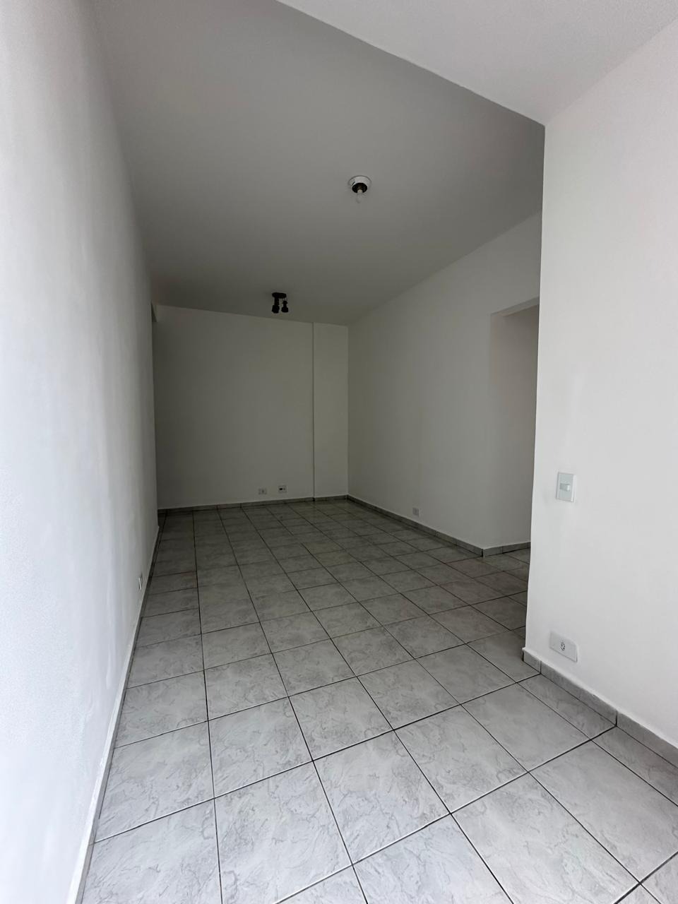 Apartamento à venda com 2 quartos, 74m² - Foto 2