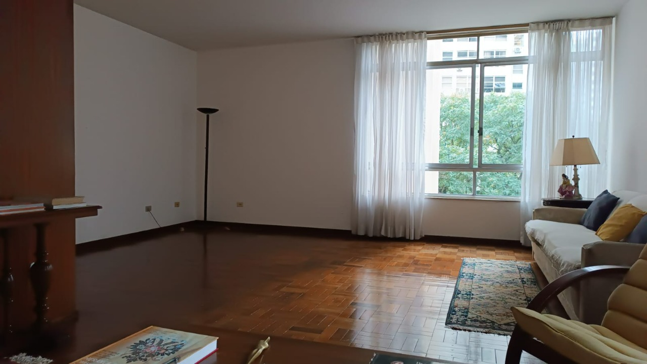 Apartamento para alugar com 3 quartos, 190m² - Foto 1