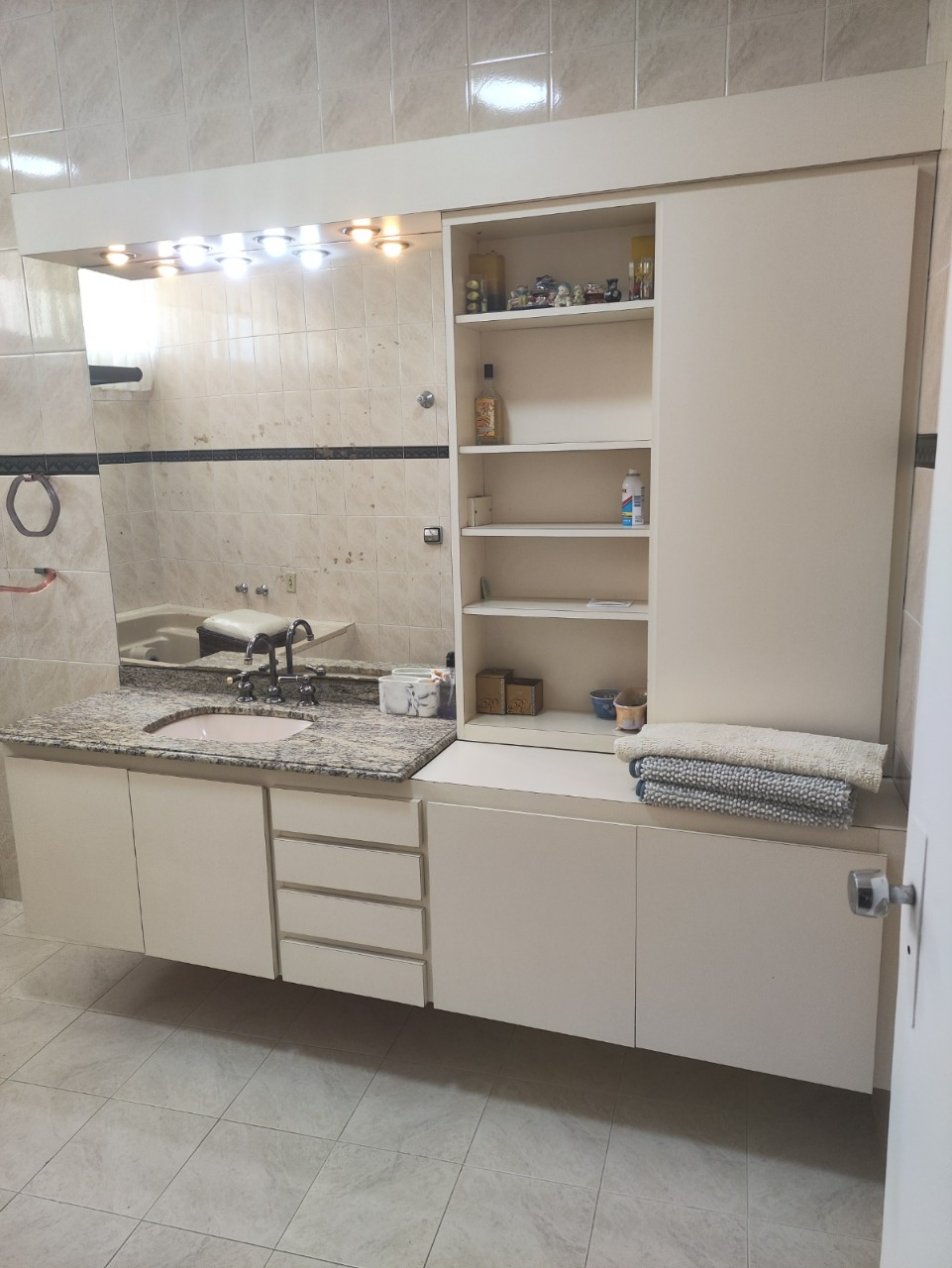 Apartamento para alugar com 2 quartos, 174m² - Foto 17