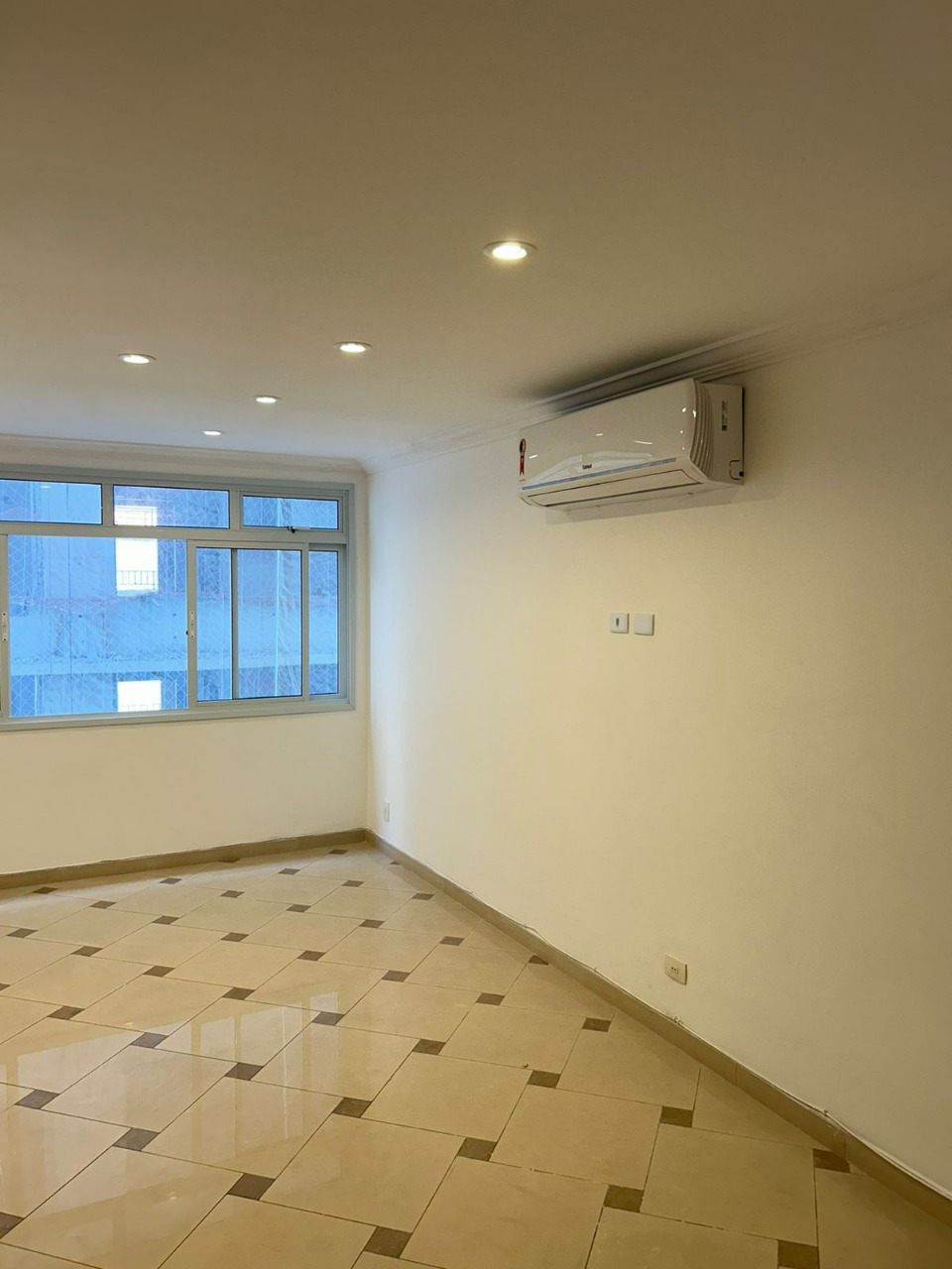 Apartamento para alugar com 3 quartos, 110m² - Foto 1