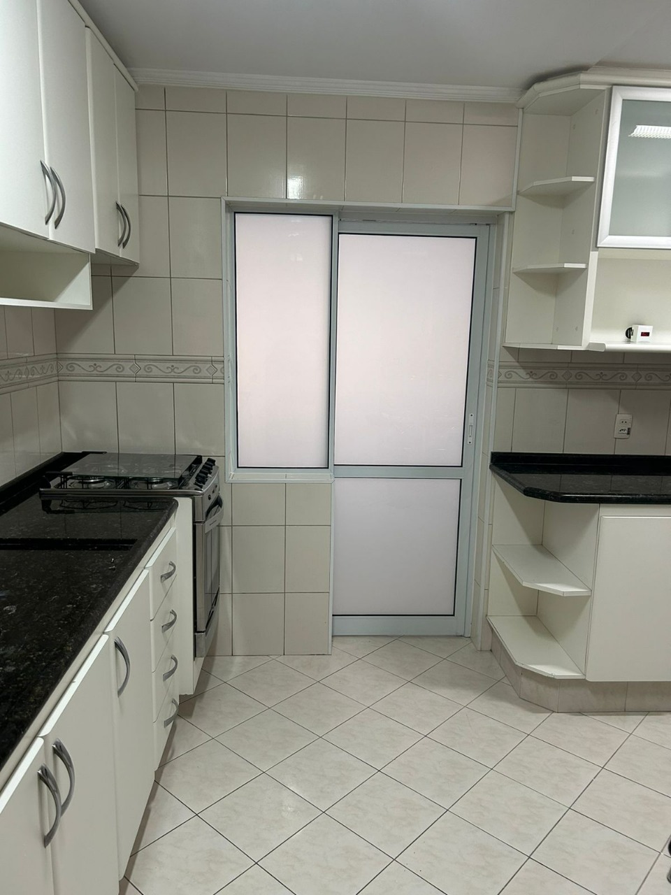 Apartamento para alugar com 3 quartos, 110m² - Foto 8