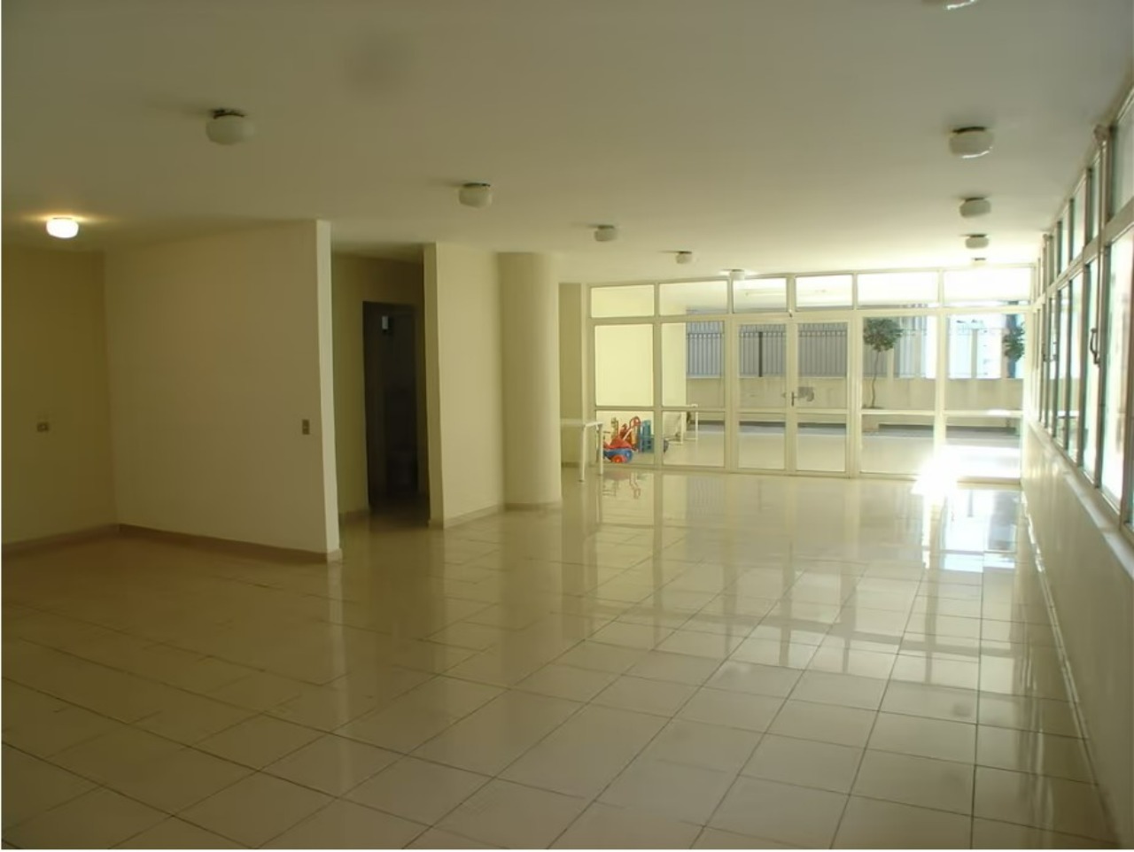 Apartamento para alugar com 2 quartos, 190m² - Foto 19