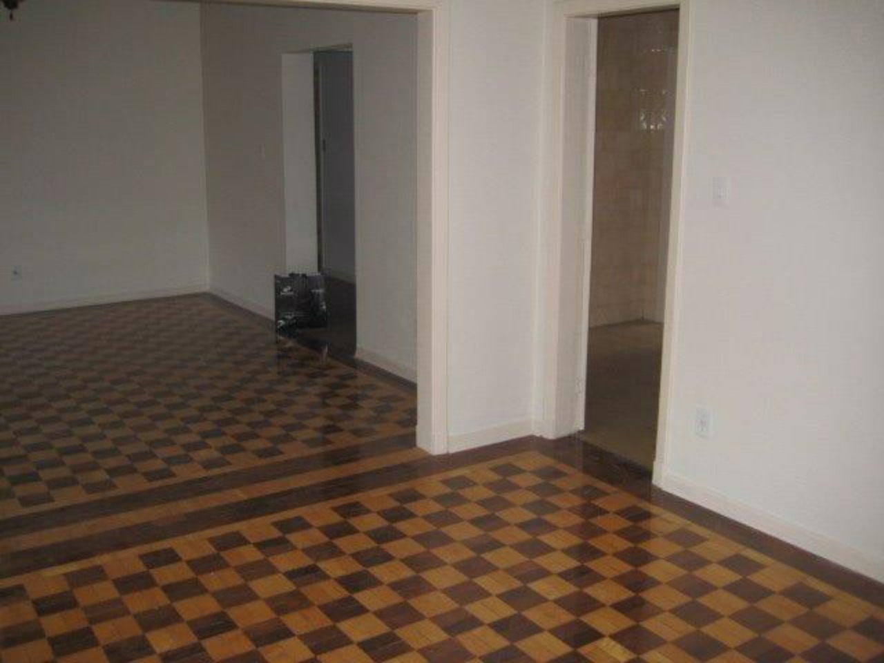 Apartamento para alugar com 3 quartos, 160m² - Foto 12