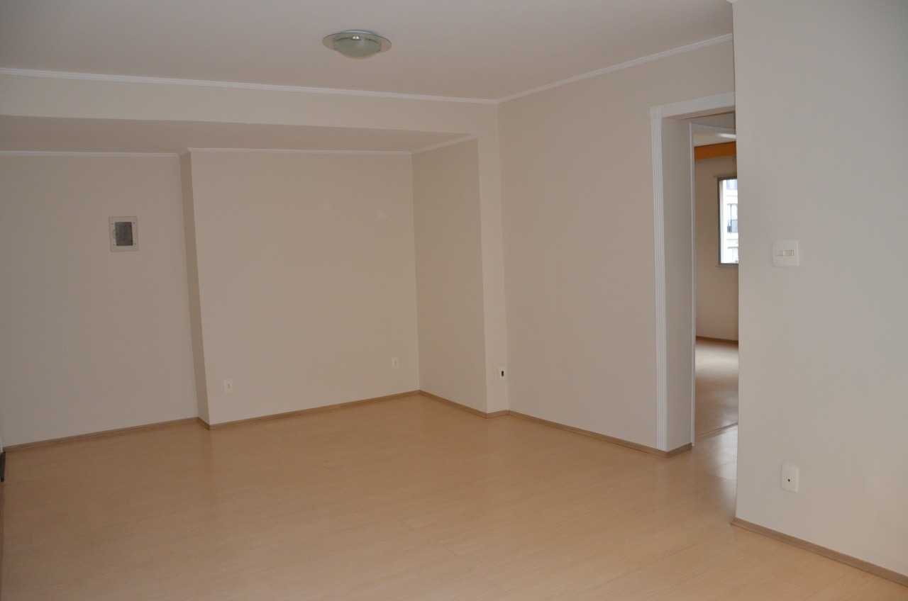 Apartamento à venda com 2 quartos, 77m² - Foto 2