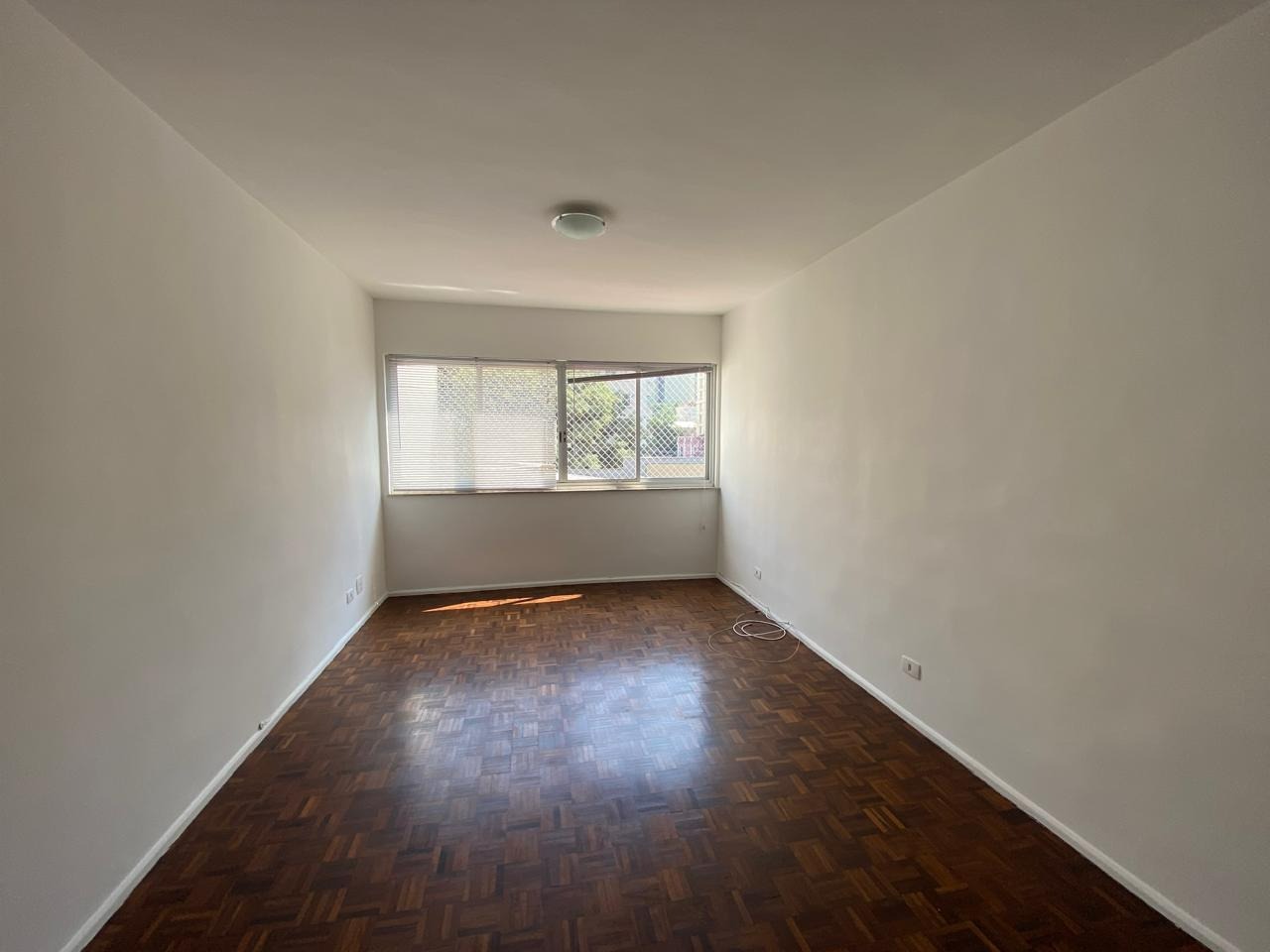 Apartamento para alugar com 3 quartos, 110m² - Foto 2