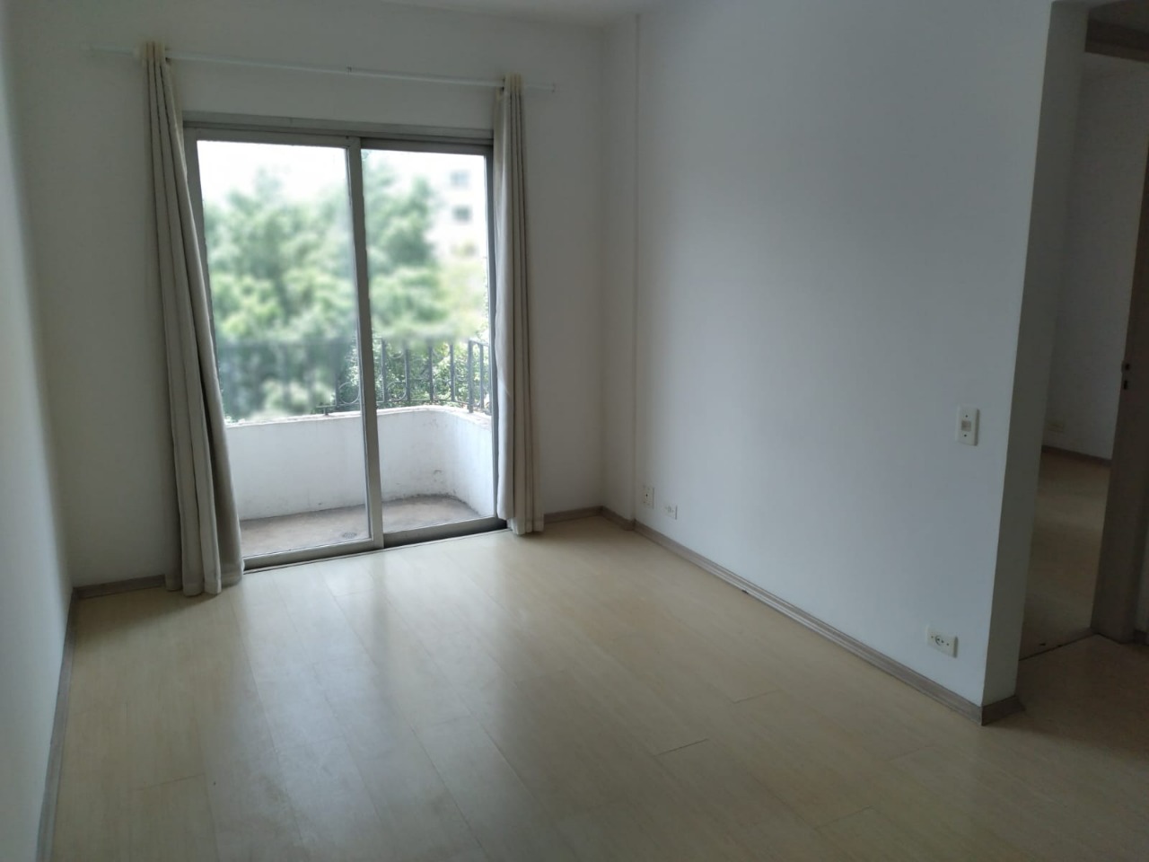 Apartamento à venda com 1 quarto, 50m² - Foto 2