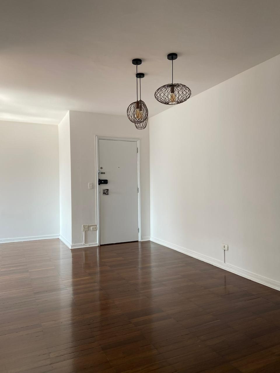 Apartamento para alugar com 3 quartos, 145m² - Foto 2