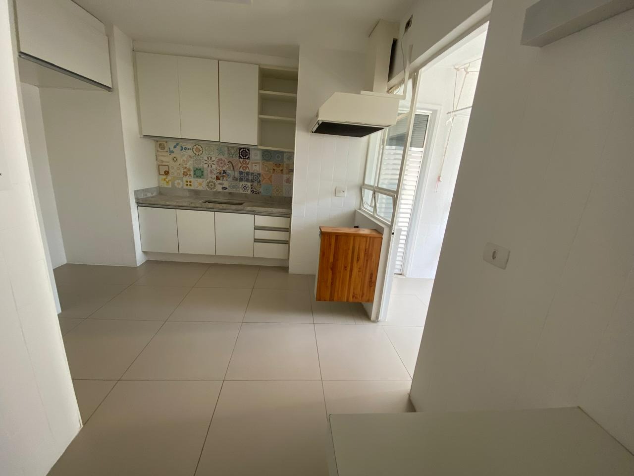 Apartamento para alugar com 3 quartos, 110m² - Foto 13