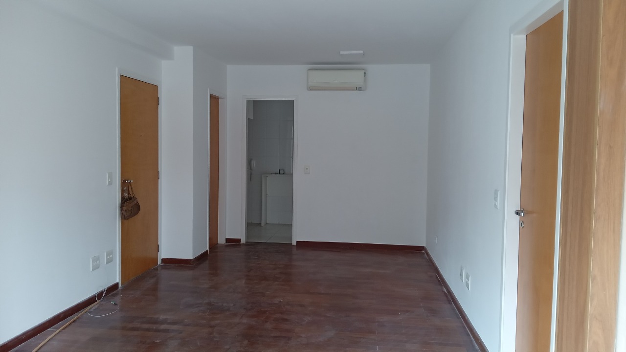 Apartamento para alugar com 3 quartos, 93m² - Foto 6