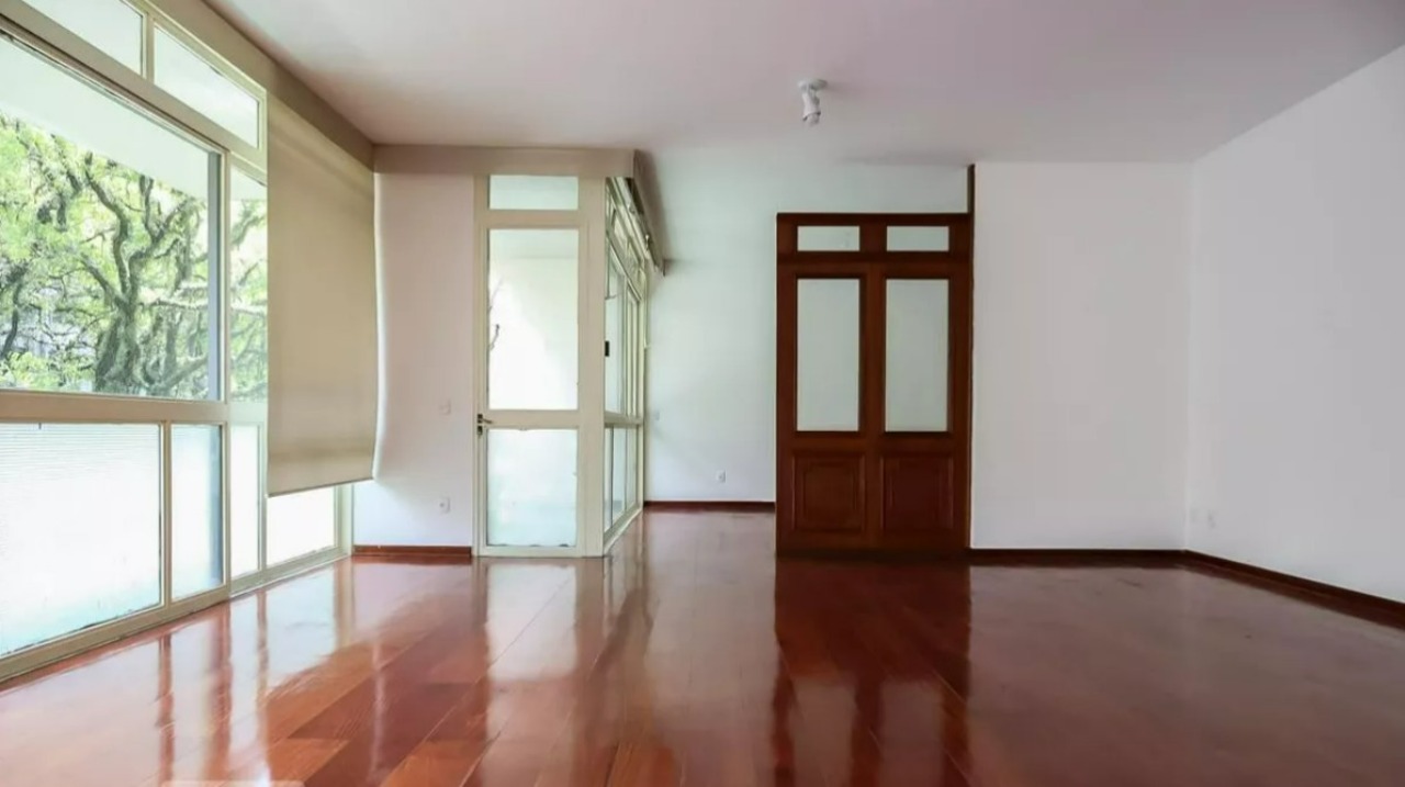 Apartamento para alugar com 3 quartos, 235m² - Foto 1