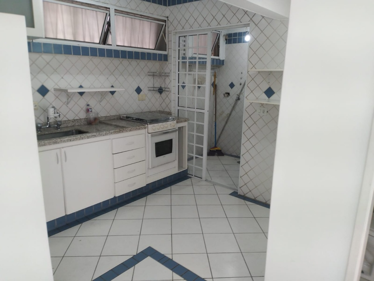 Apartamento para alugar com 1 quarto, 50m² - Foto 8