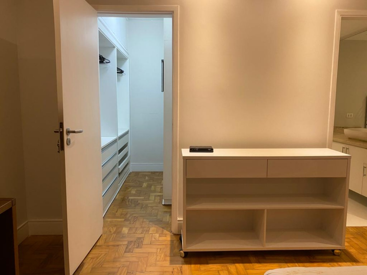 Apartamento para alugar com 2 quartos, 90m² - Foto 9