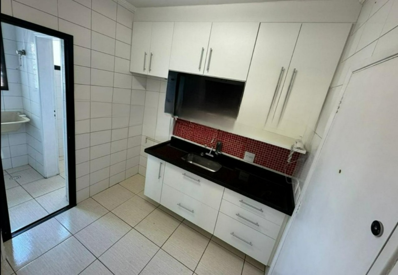 Apartamento à venda com 3 quartos, 70m² - Foto 3