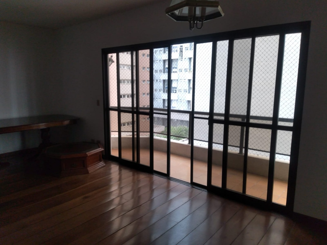 Apartamento para alugar com 3 quartos, 156m² - Foto 2