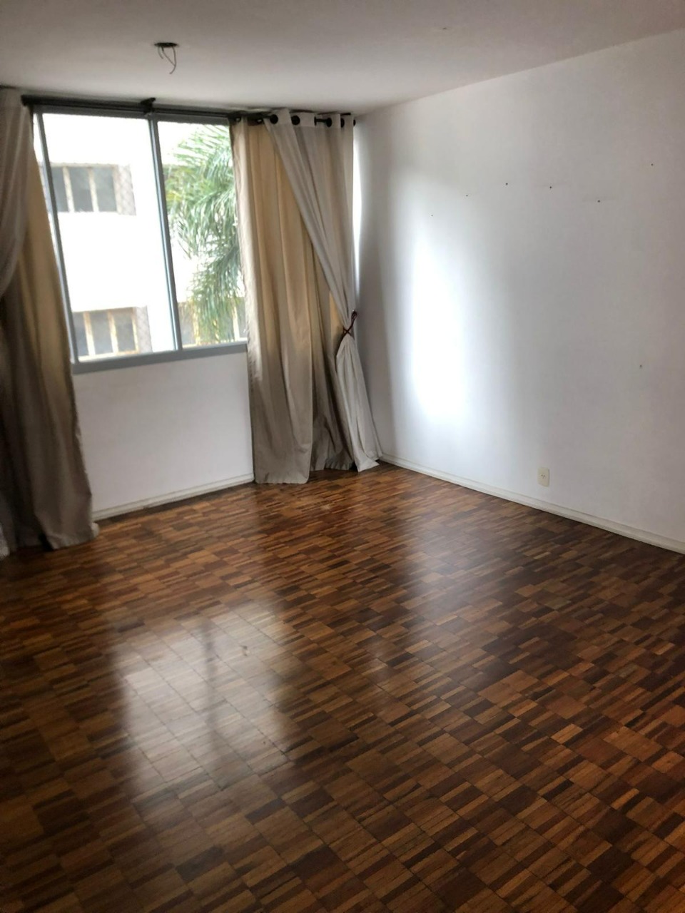 Apartamento para alugar com 3 quartos, 111m² - Foto 2