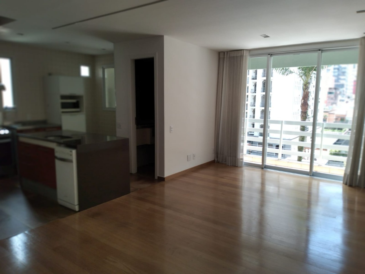 Apartamento para alugar com 2 quartos, 95m² - Foto 13