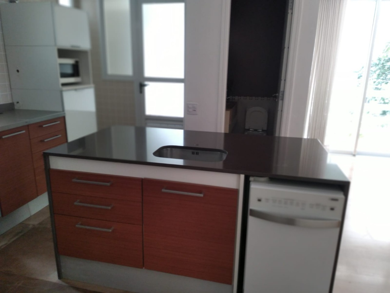 Apartamento para alugar com 2 quartos, 95m² - Foto 16