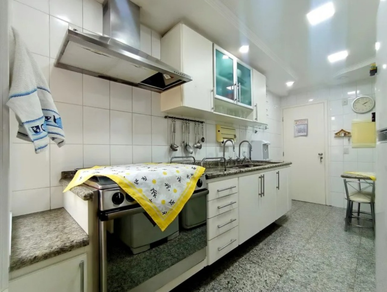 Apartamento à venda com 3 quartos, 125m² - Foto 7