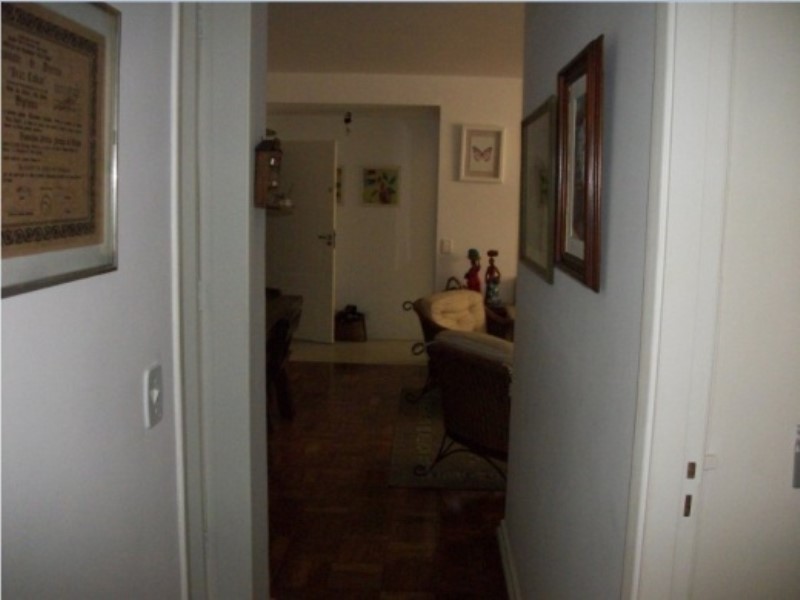 Apartamento à venda com 2 quartos, 70m² - Foto 2