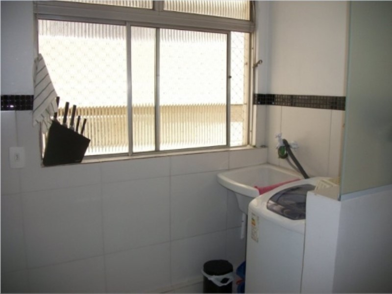 Apartamento à venda com 2 quartos, 70m² - Foto 3