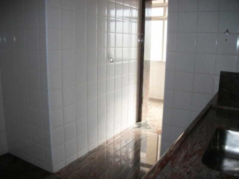 Apartamento para alugar com 3 quartos, 130m² - Foto 14