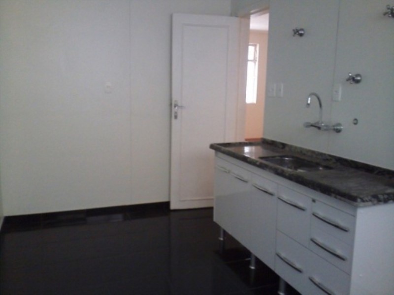 Apartamento para alugar com 3 quartos, 140m² - Foto 12