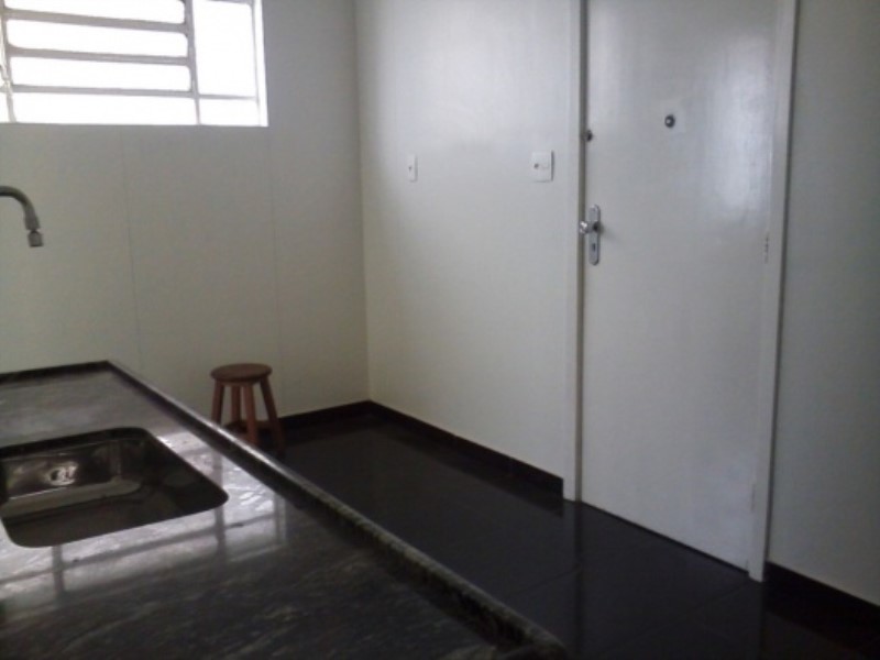 Apartamento para alugar com 3 quartos, 140m² - Foto 13