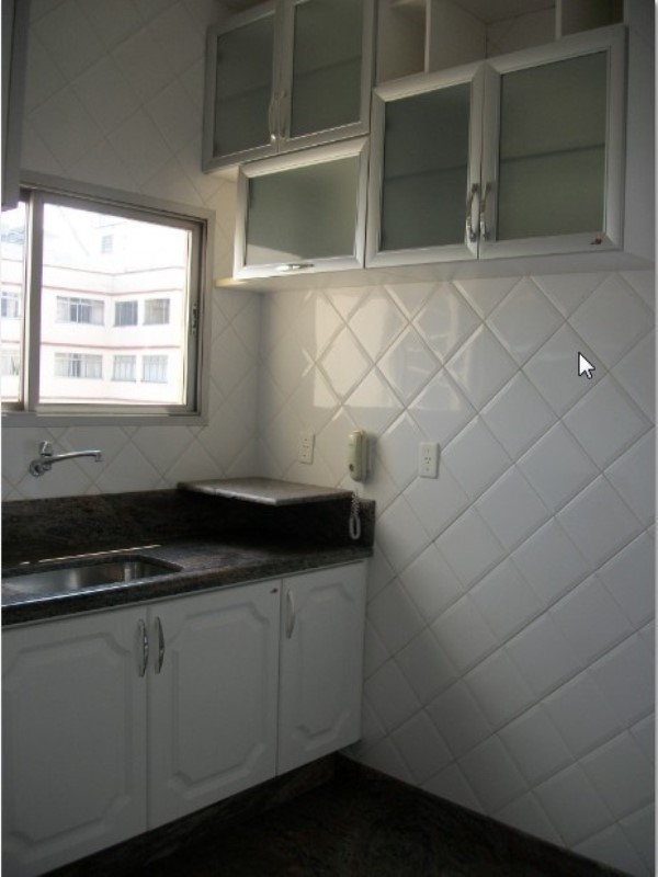 Apartamento para alugar com 3 quartos, 200m² - Foto 2