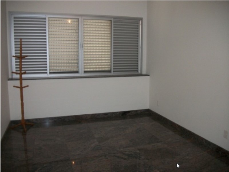 Apartamento para alugar com 3 quartos, 200m² - Foto 13