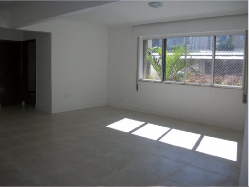 Apartamento para alugar com 2 quartos, 120m² - Foto 1