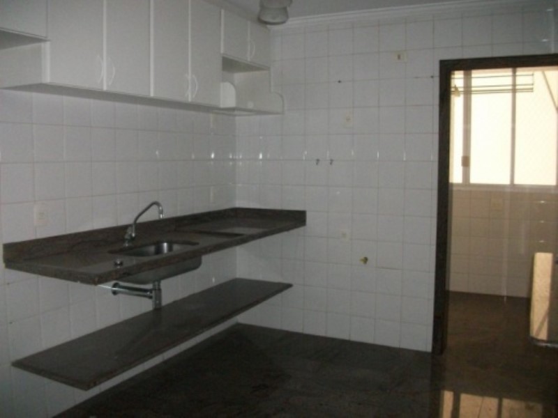 Apartamento para alugar com 3 quartos, 110m² - Foto 9