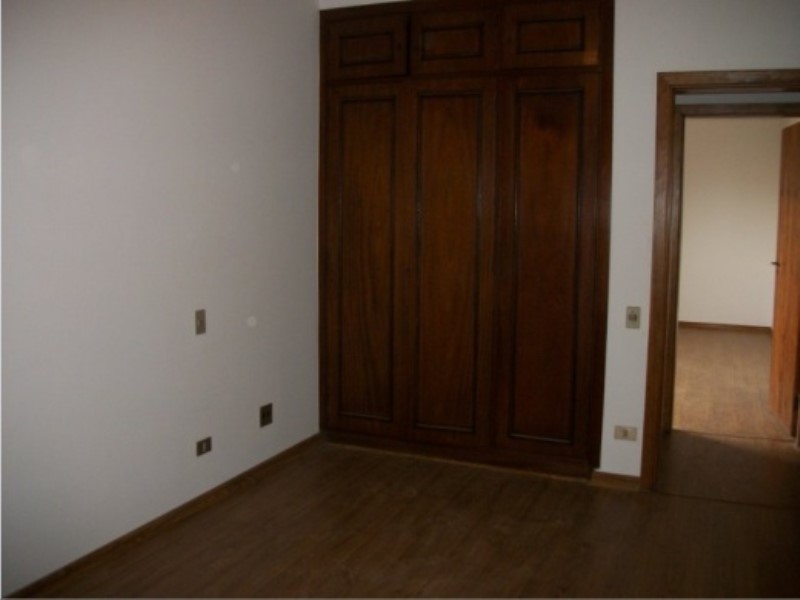 Apartamento para alugar com 3 quartos, 190m² - Foto 3