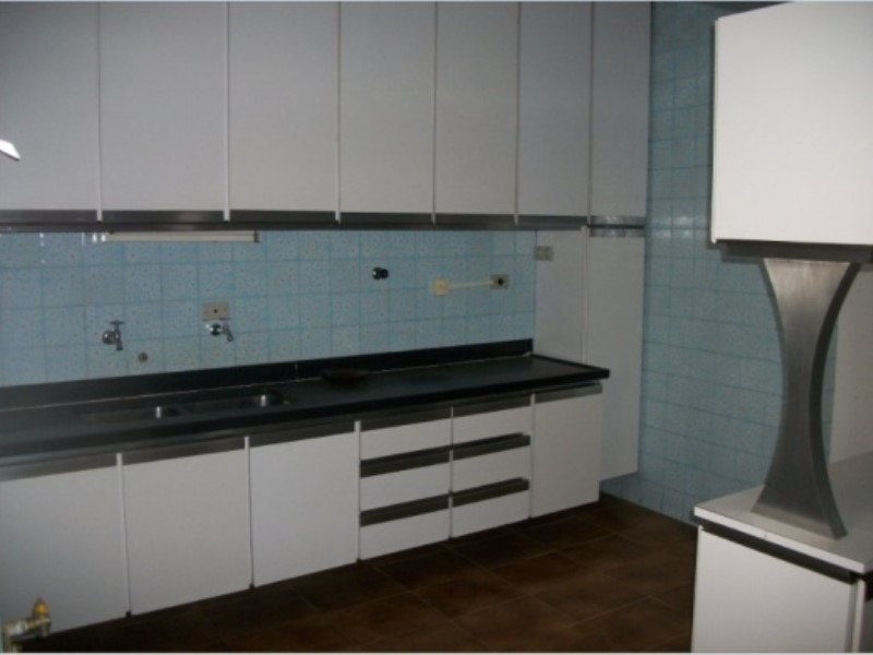 Apartamento para alugar com 3 quartos, 190m² - Foto 9