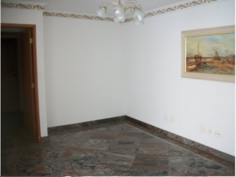 Apartamento para alugar com 3 quartos, 150m² - Foto 2