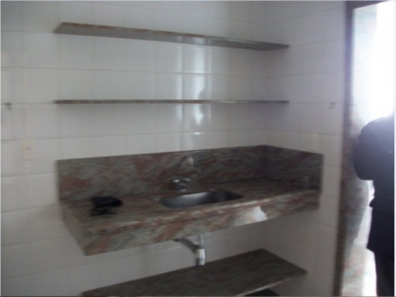 Apartamento para alugar com 3 quartos, 150m² - Foto 12