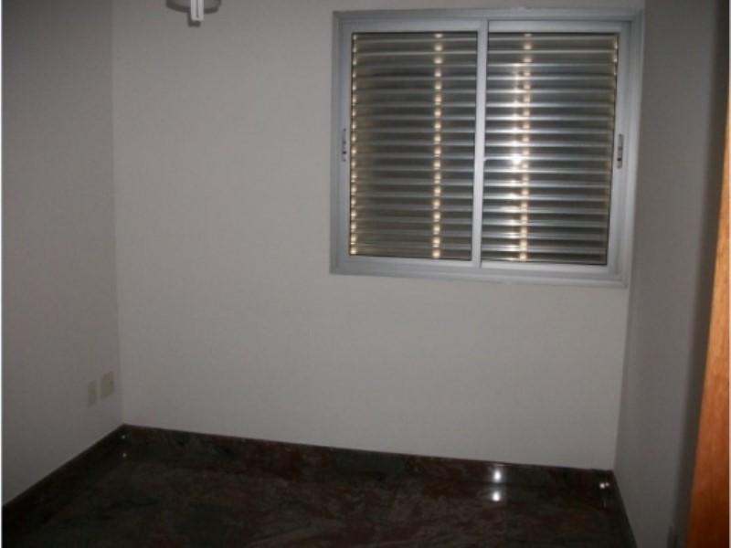 Apartamento para alugar com 3 quartos, 150m² - Foto 13