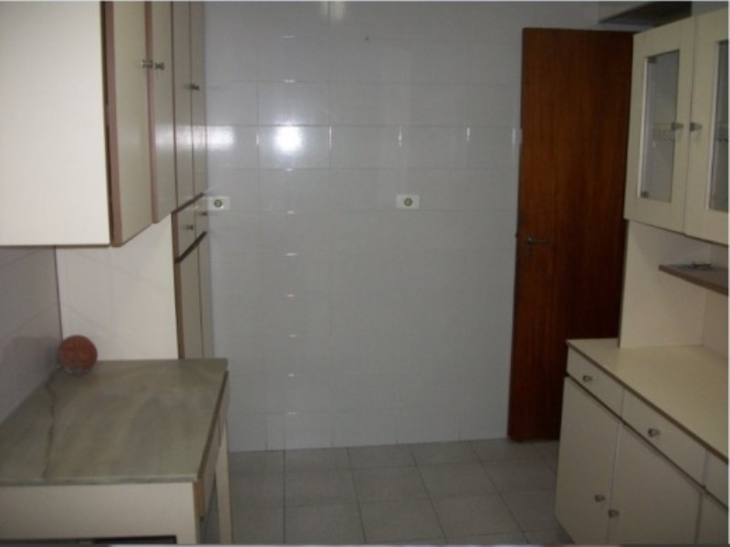 Apartamento para alugar com 3 quartos, 120m² - Foto 18