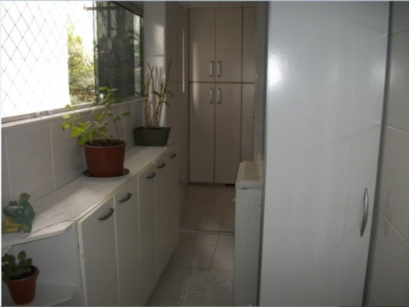 Apartamento para alugar com 3 quartos, 120m² - Foto 12